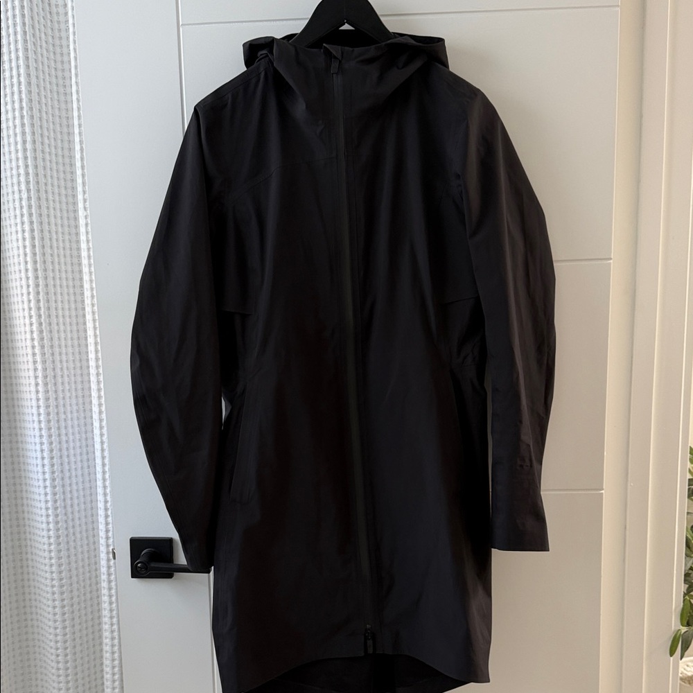 Lululemon Rain Shell Jacket - Picture 3 of 10